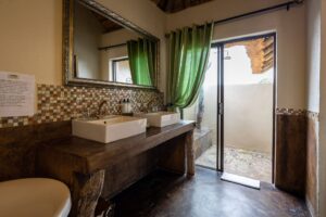 Sabi Sand Safari - SafariLife - Umkumbe Safari Lodge Superior Suite